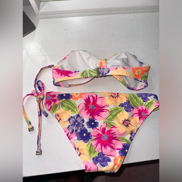 Target Bikini - Picture 2 of 2